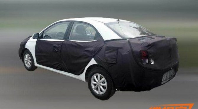 В Китае тестируют сверхбюджетный седан Hyundai (3).jpg