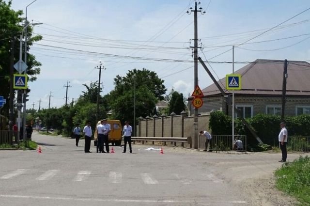На Ставрополье маршрутка насмерть сбила 5-летнюю девочку.jpg