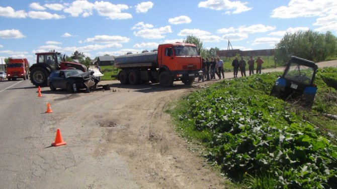 В Грязовецком районе в ДТП погиб тракторист (6).JPG