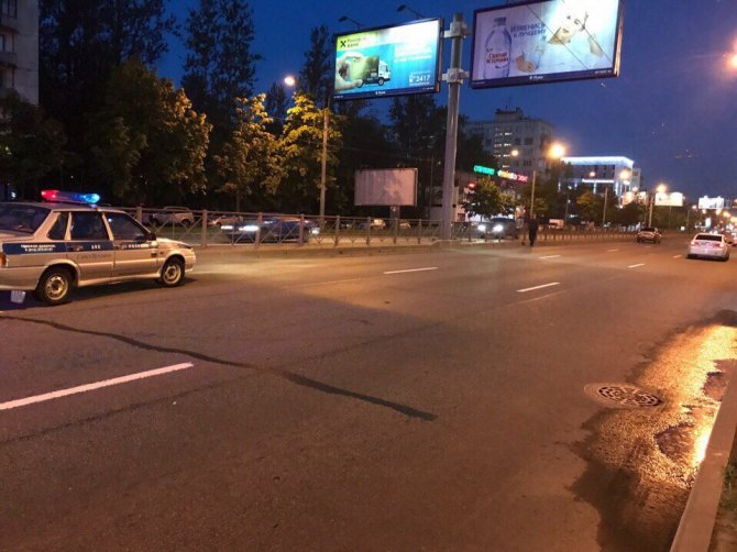 Мотоциклист погиб в результате ДТП на Заневском проспекте в Петербурге (5).JPG