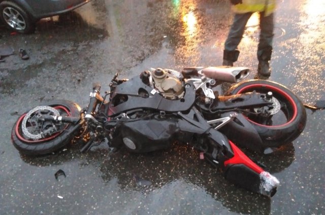 В Перми в ночном ДТП с мотоциклом погибли два человека (3).jpg