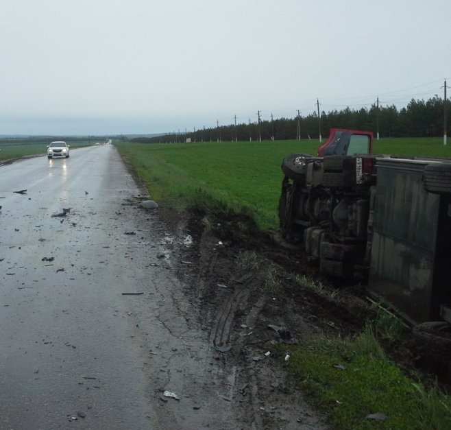 В ДТП с фурой в Сармановском районе Татарстана погибли два человека (6).jpg