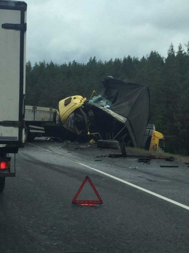 На трассе «Скандинавия» столкнулись грузовики (2).jpg