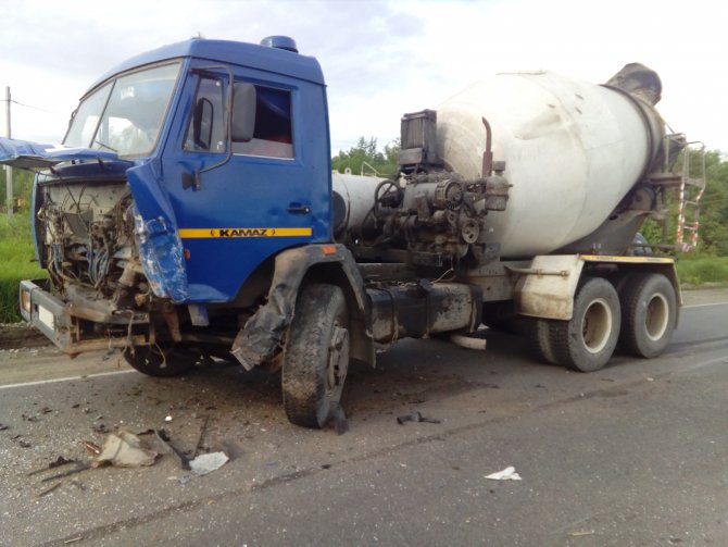 В ДТП с цементовозом под Череповцом погиб водитель ВАЗа (3).jpg