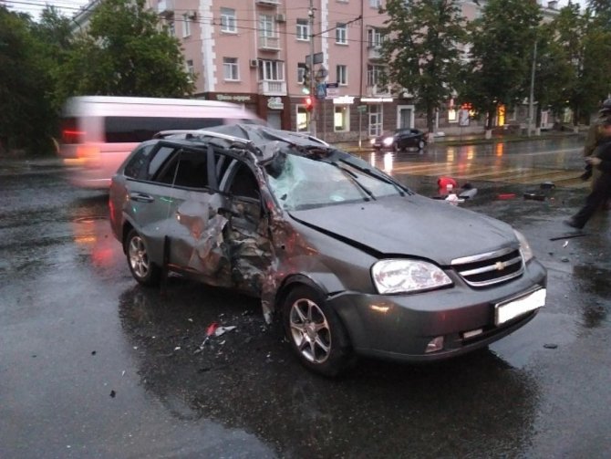 В Перми в ночном ДТП с мотоциклом погибли два человека (2).jpg