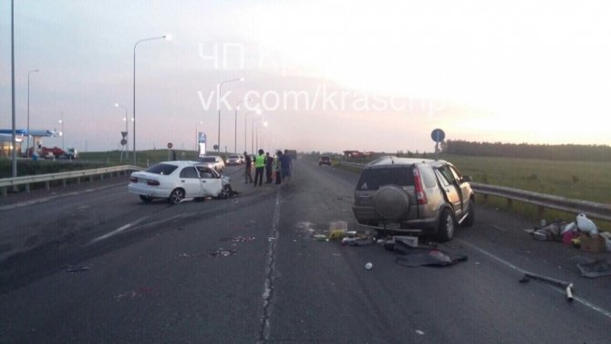 Три человека пострадали в ДТП с двумя иномарками под Красноярском (5).jpg