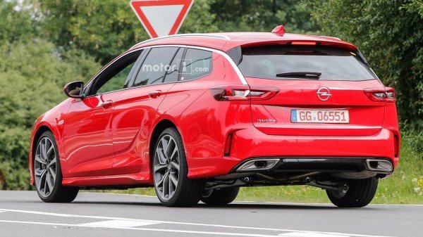 Новое поколение универсала Opel Insignia GSi рассекретили до премьеры (2).jpg