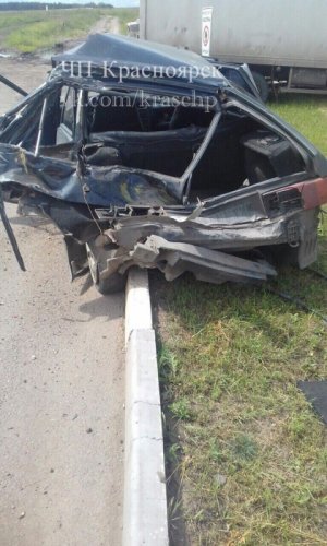 Догнать обидчика ценой здоровья водитель грузовика в погоне за вором попал в серьезное ДТП под Красноярском (2).jpg