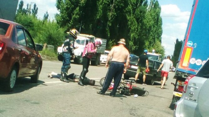 В Воронеже мотоциклист пострадал в ДТП с грузовой «Газелью».jpg