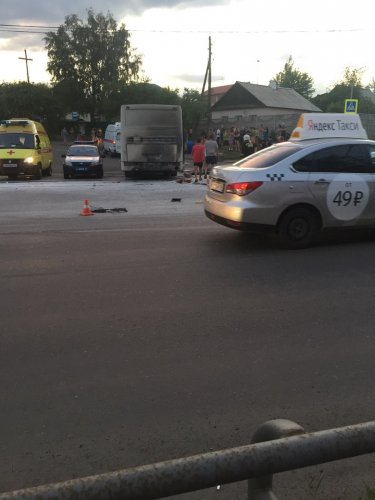 Мотоциклист погиб в ДТП с горящим автобусом в Красноярске (4).jpg