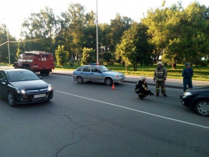 Иномарка сбила трех пешеходов на переходе в Рыбинске.jpg