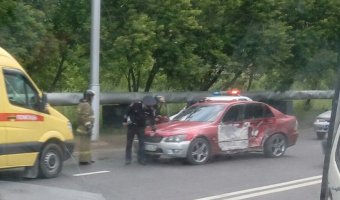 В Кемерове машина врезалась в столб