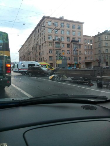 В тройном ДТП в Невском районе Петербурга пострадали два человека (4).jpg