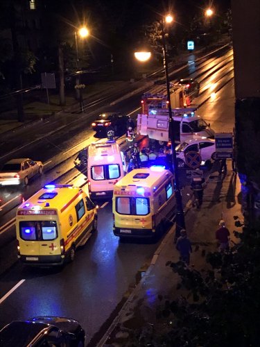 Водитель Smart погиб в ночном ДТП с такси в Петербурге (2).jpg