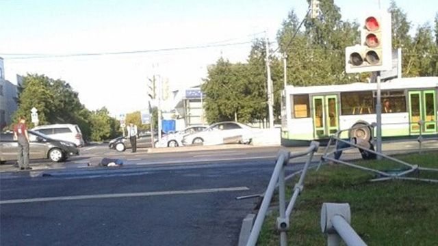 В Москве иномарка сбила мать с ребенком на переходе – женщина погибла (1).jpg