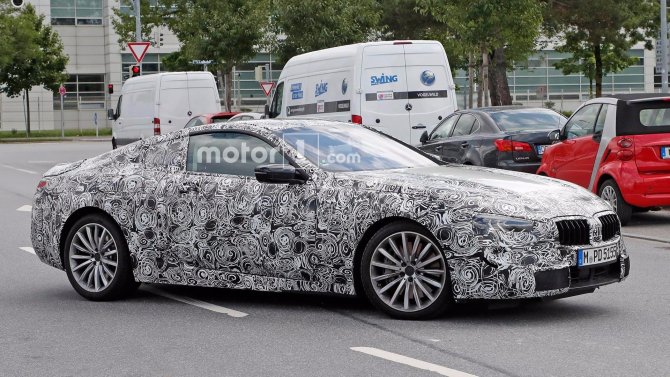 шпионские фото нового купе BMW 8 Series с серийной оптикой