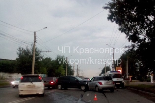 Три человека пострадали в «пьяном» ДТП в Красноярске.jpg