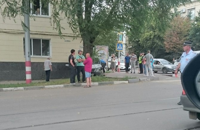 В Ульяновске после ДТП машина насмерть сбила 19-летнюю девушку (2).jpg