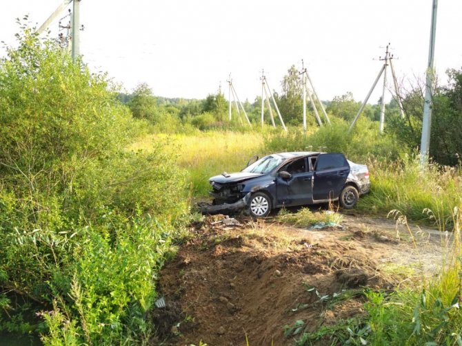 Водитель иномарки погиб при попытке обгона в Череповецком районе (1).jpg
