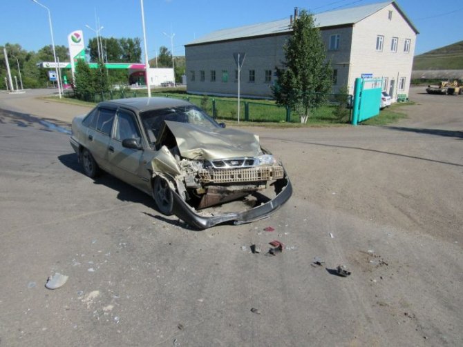 Три человека пострадали в ДТП с КамАЗом в Башкирии.jpg