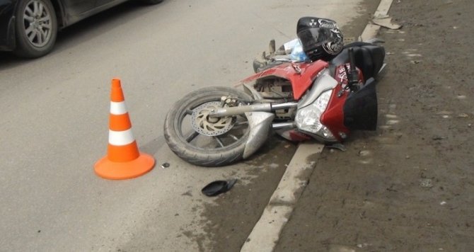 Школьник погиб при столкновении мотоцикла и автомобиля под Воронежем.jpg