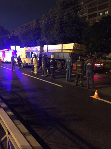 Три человека погибли в ночном ДТП на Софийской улице в Петербурге (4).jpg