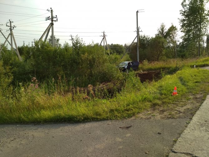 Водитель иномарки погиб при попытке обгона в Череповецком районе (3).jpg