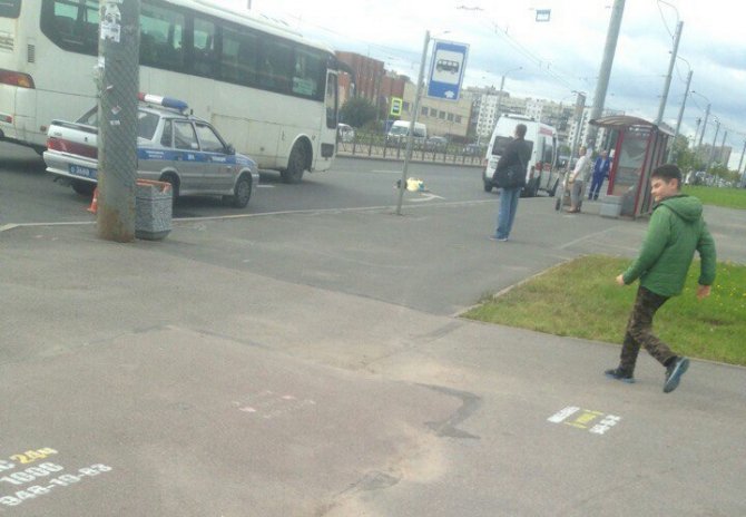 В Петербурге иномарка насмерть сбила женщину на переходе (2).jpg