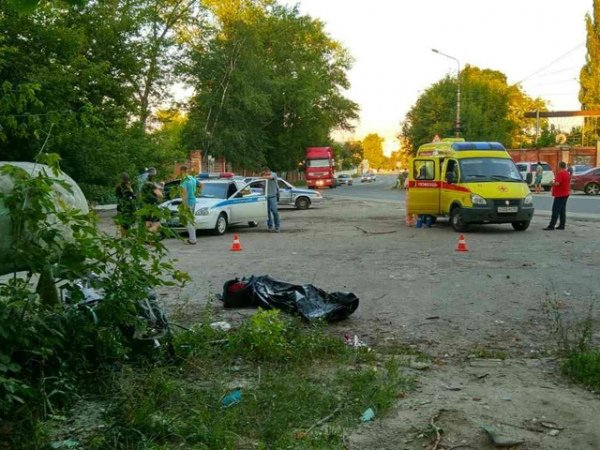 В Курске молодой мотоциклист погиб, врезавшись в трубу теплотрассы (4).jpg