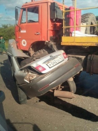Отец и сын погибли в страшном ДТП с КамАЗом в Татарстане (1).jpg