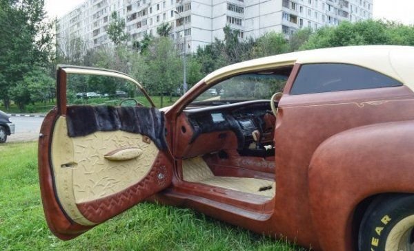 В Химках продают уникальный автомобиль из кожи бизона и меха норки (1).jpg