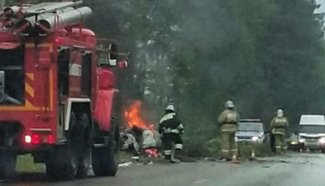 В ДТП с автопоездом в Карелии люди сгорели в машине, в том числе дети.jpg