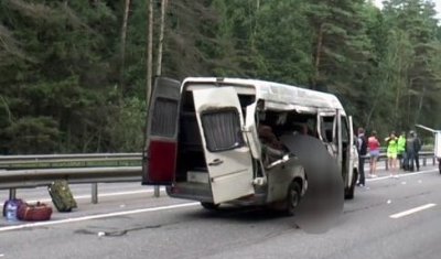 Три человека погибли в ДТП с микроавтобусом под Калугой