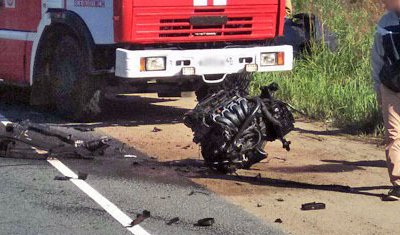 Во Всеволожске в ДТП у машины вырвало двигатель