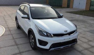 Kia Rio Cross без камуфляжа - первые фото