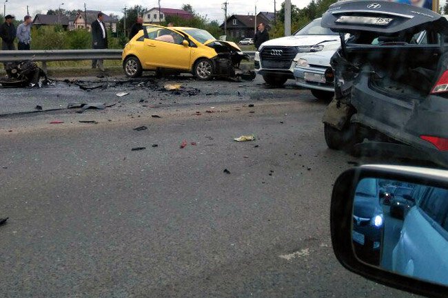 Таксист погиб в ДТП на мосту в Перми.jpg