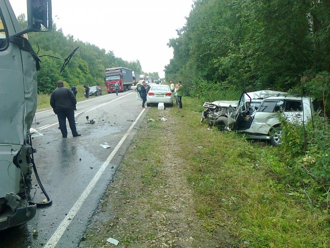 Водитель иномарки погиб в тройном ДТП на трассе «Железня-Алексин».jpg