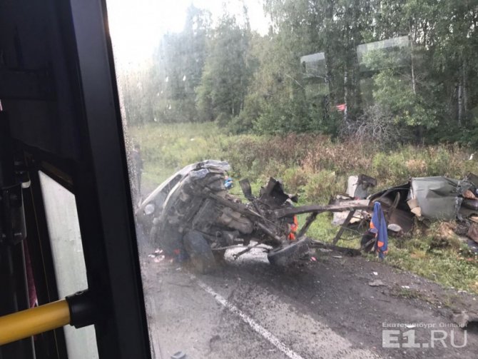 Восемь человек погибли в жутком ДТП в Свердловской области (3).jpeg