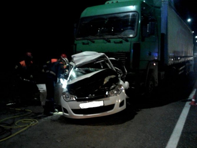 Девушка-водитель погибла в ДТП с грузовиками в Ярославле (1).jpg