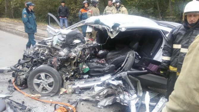 Пассажир иномарки погиб в ДТП с бетономешалкой в Новосибирске (2).jpg