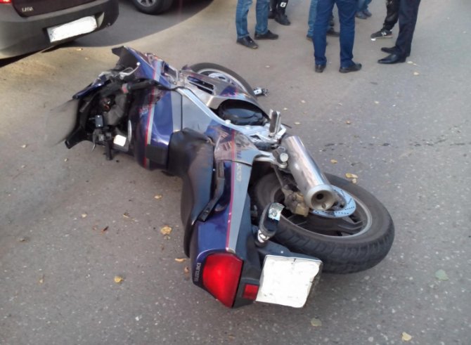 Мотоциклист погиб в ДТП в центре Сарапула.jpg