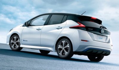 Nissan Leaf 2018: машина в гараже и электричество в доме