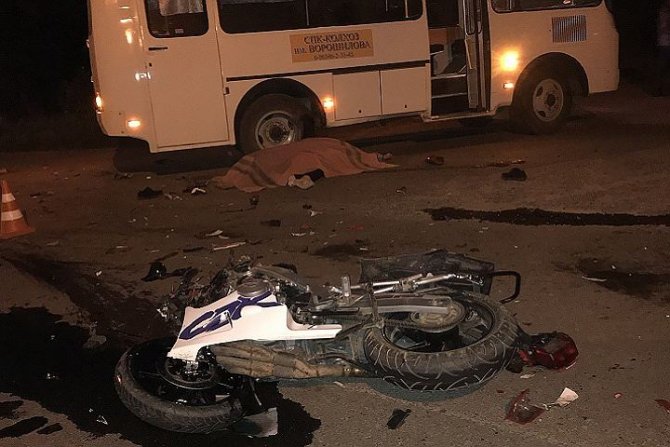 15-летний мотоциклист с пассажиром погибли в ДТП на Ставрополье.jpg