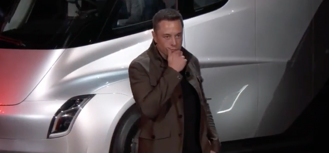 Илон Маск на презентации грузовика Tesla