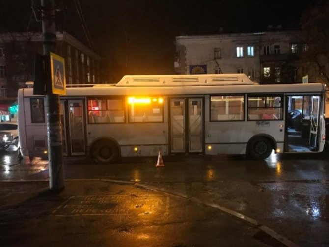 Автобус насмерть сбил пешехода на переходе в Самаре
