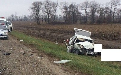 Два человека погибли в ДТП с грузовиком и ВАЗом на Ставрополье