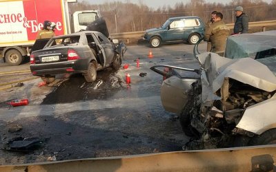 Два человека погибли в лобовом ДТП в Уфе