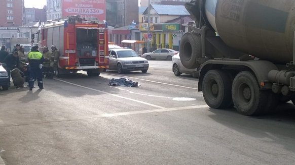 В Ростове бетономешалка сбила двух человек – один погиб (2)