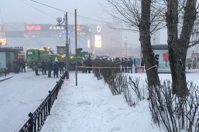 В результате съезда автобуса в переход в Москве погибли люди (4)