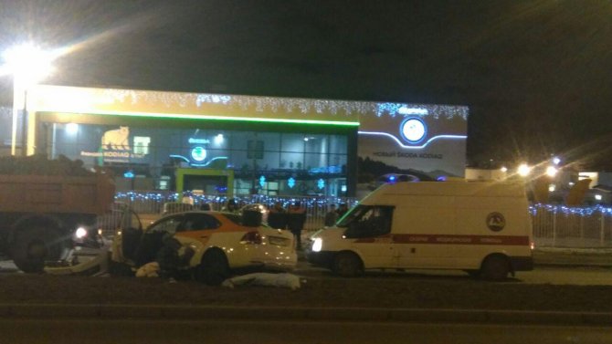 В Петербурге в ДТП погибла пассажирка такси (2)